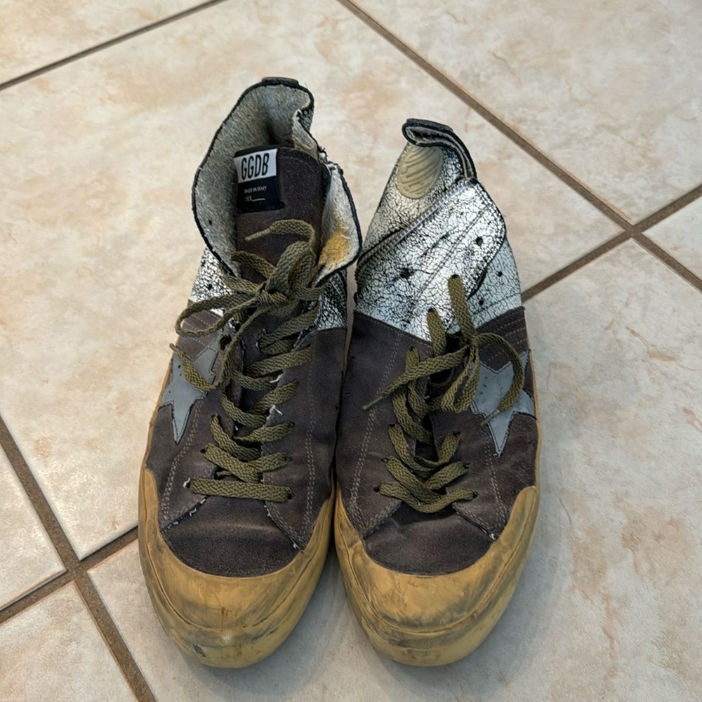 Golden Goose, Francy, size 42, gray and white washed with silver star